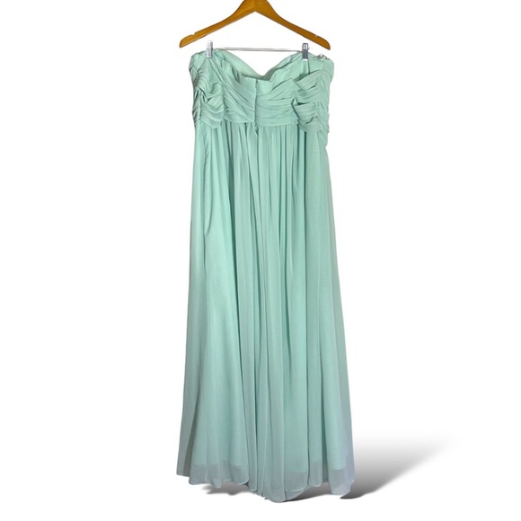 David's Bridal Mint Green Chiffon Strapless Sweetheart Bridesmaid Dress Long - Picture 3 of 6